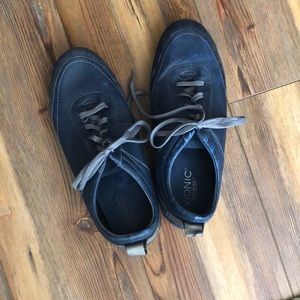 Vionic Ortho heel tie shoes.  Size 9.  US. Dark blue
